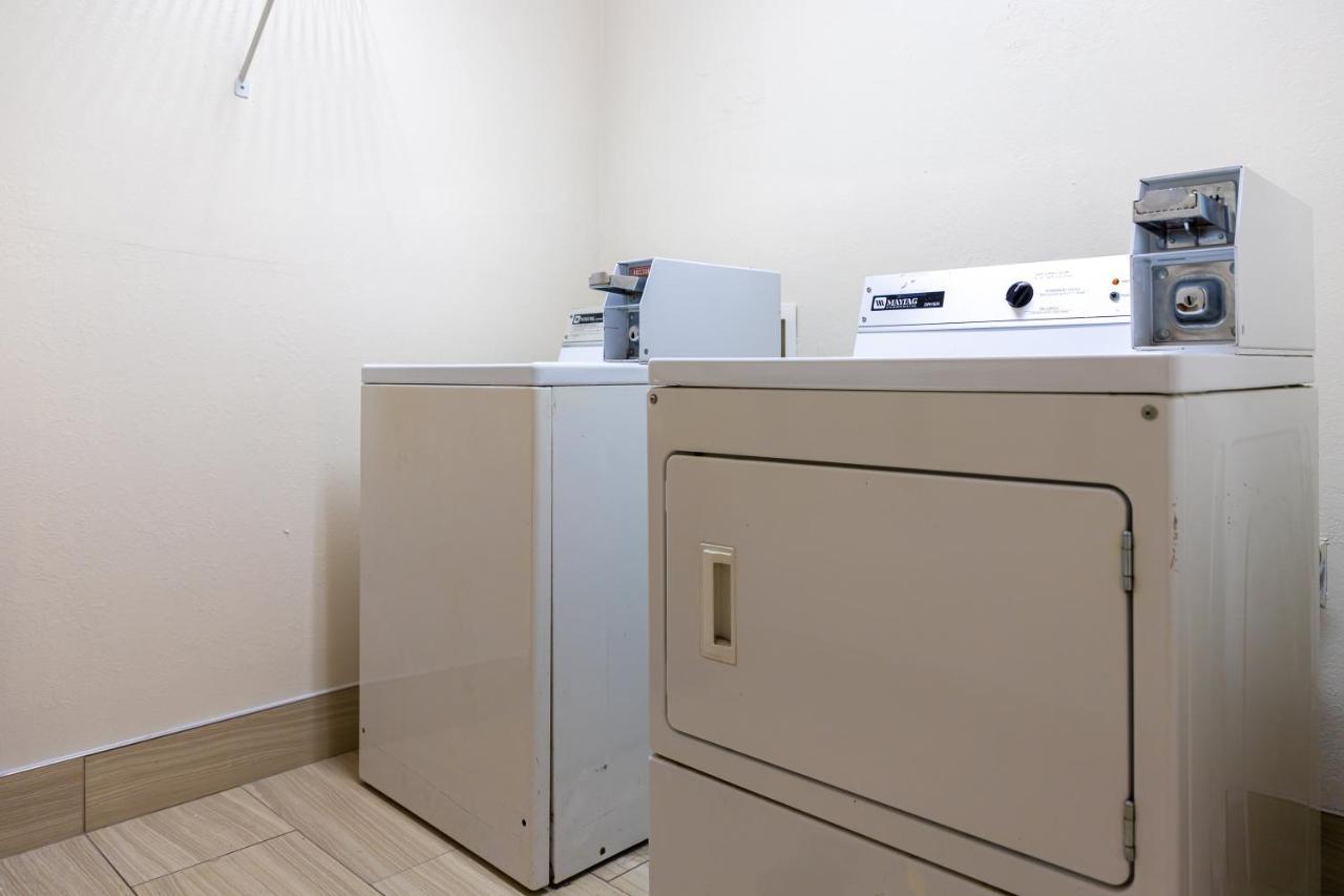 Georgetown Red Roof Inn Plus+ & Suites Savannah - I-95 מראה חיצוני תמונה